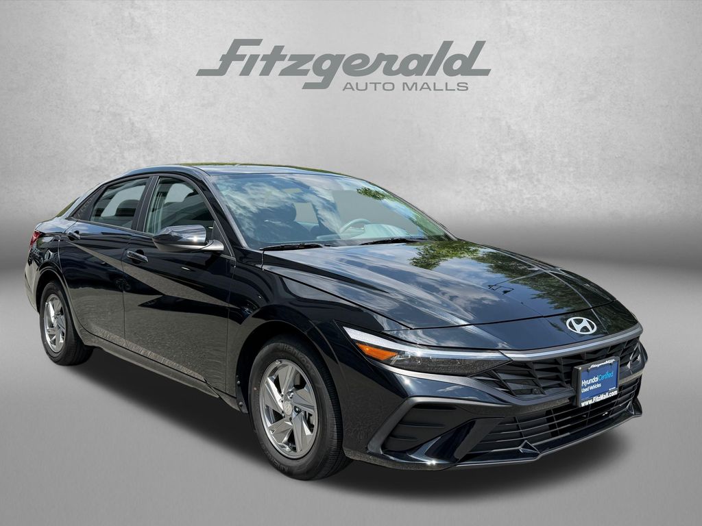 Abyss Black 2024 Hyundai Elantra Sedan Front-Wheel Drive Continuously Variable Transmission