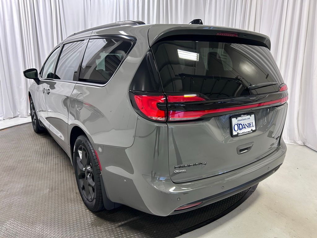 used 2023 Chrysler Pacifica car, priced at $34,450