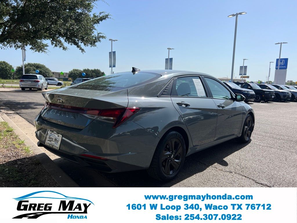 2022 Hyundai Elantra SEL - 7