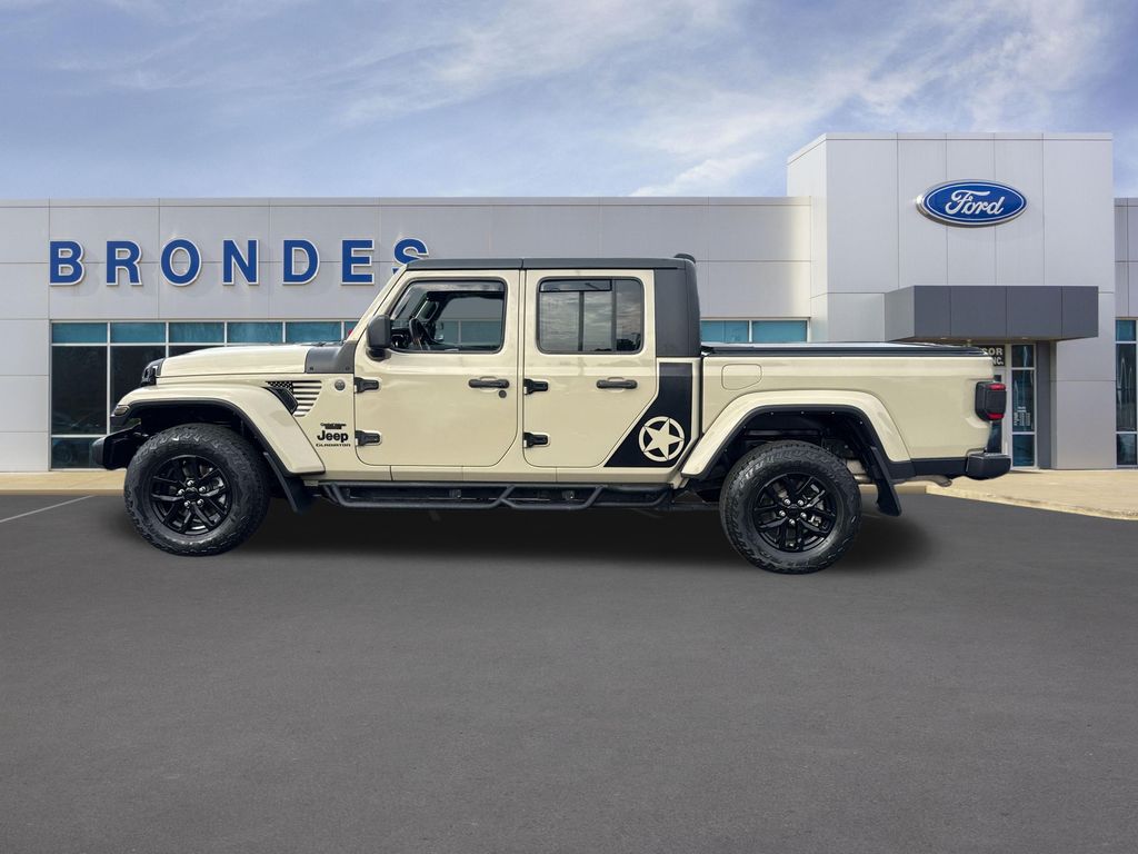 Brown (Limited Edition Gobi Clearcoat) 2022 Jeep Gladiator Pickup Truck Four-Wheel Drive 6-Speed Manual