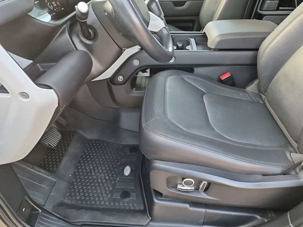 Used Car 2024 Land Rover Defender 130  X-dynamic Se For Sale Under $60,000 In Austin, Texas