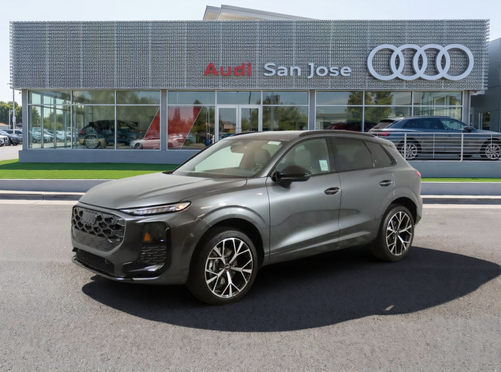 Daytona Gray Pearl Effect 2026 Audi Q3 SUV / Crossover  7-Speed Automatic