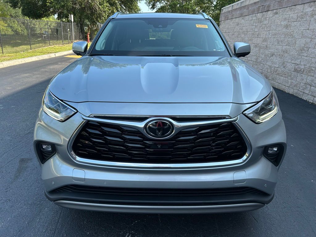 2024 Toyota Highlander Platinum 8
