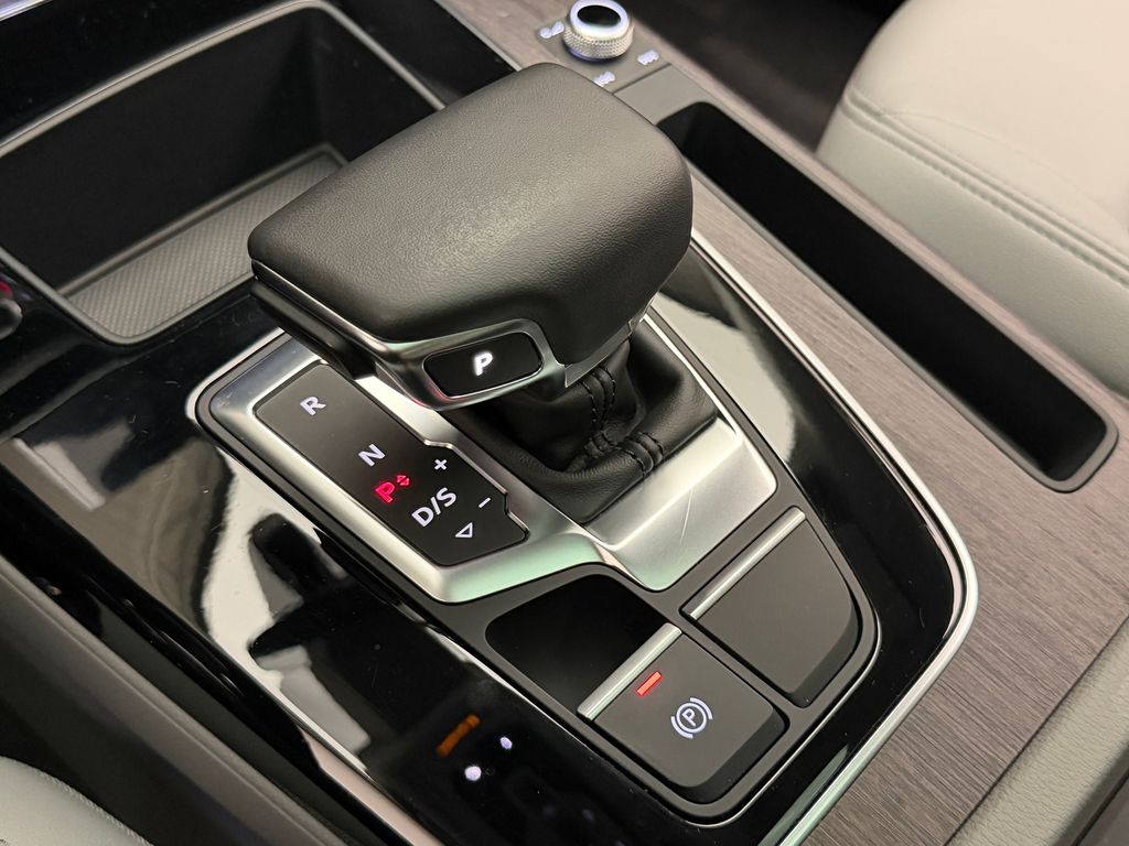 Thumbnail: 2023 Audi Q5 - 30