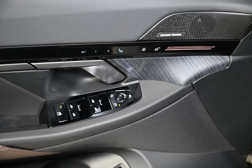 Thumbnail: 2026 BMW 5 Series - 22