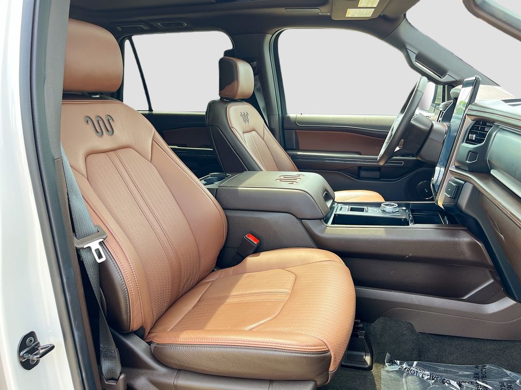 Used 2024 White Ford King Ranch image 31