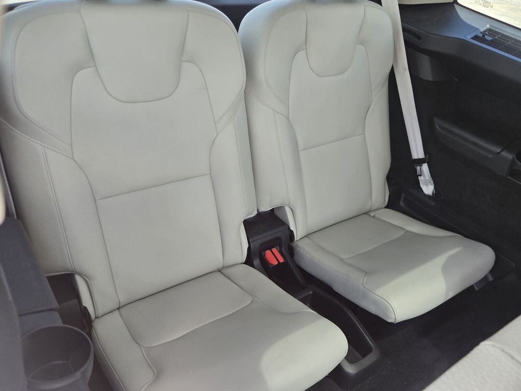 2020 Volvo XC90 - $20,859