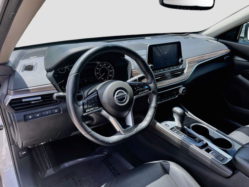 2020 Nissan Altima 2.5 Platinum White at Cook Ford