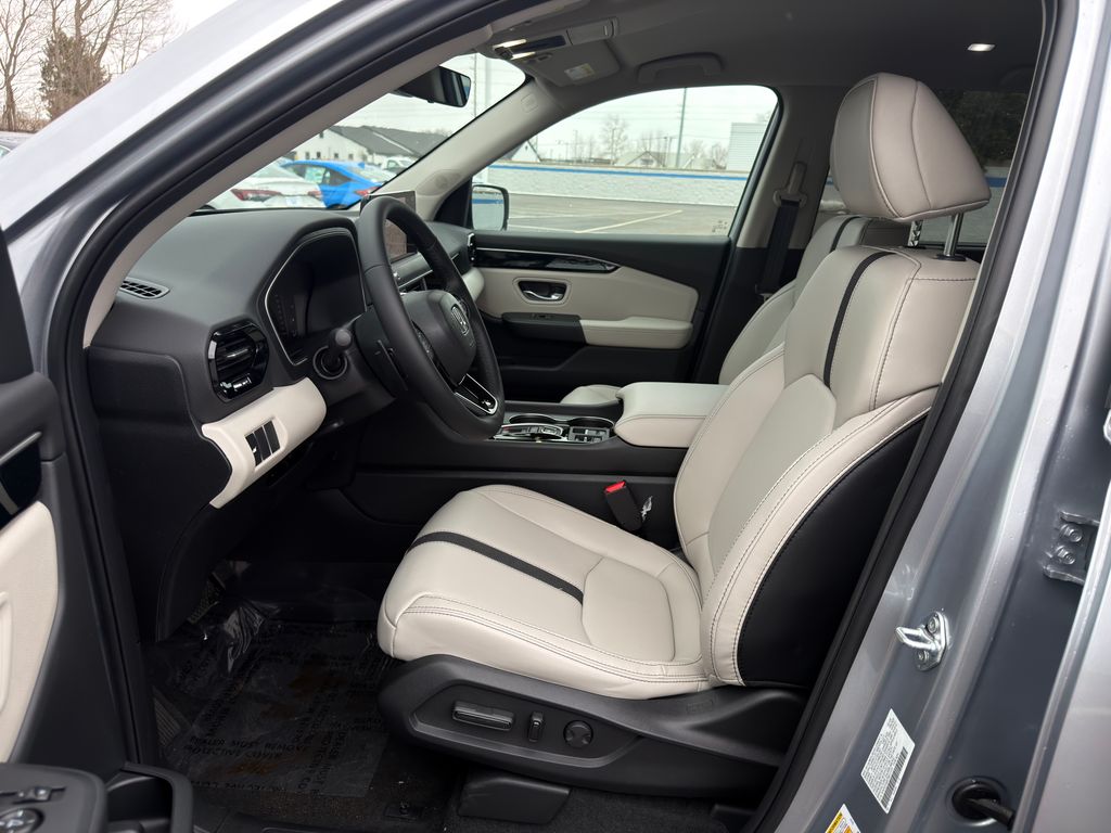 Thumbnail: 2026 Honda Pilot - 17