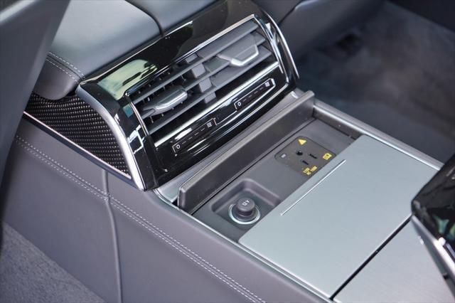 Thumbnail: 2025 Audi S8 - 14