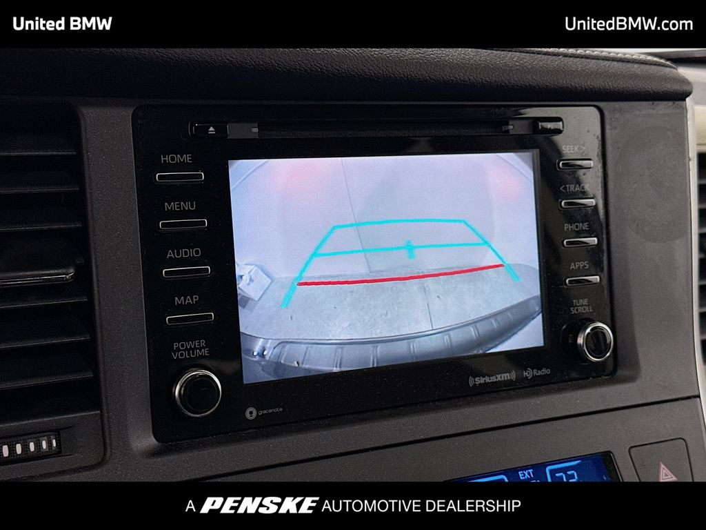 Thumbnail: 2020 Toyota Sienna - 9