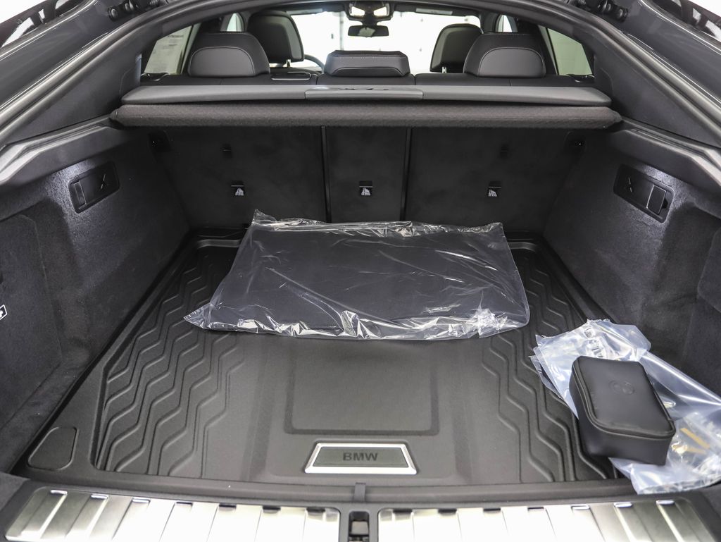 Thumbnail: 2026 BMW X6 - 23