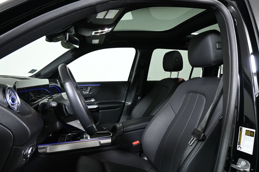 Thumbnail: 2025 Mercedes-Benz GLB - 15