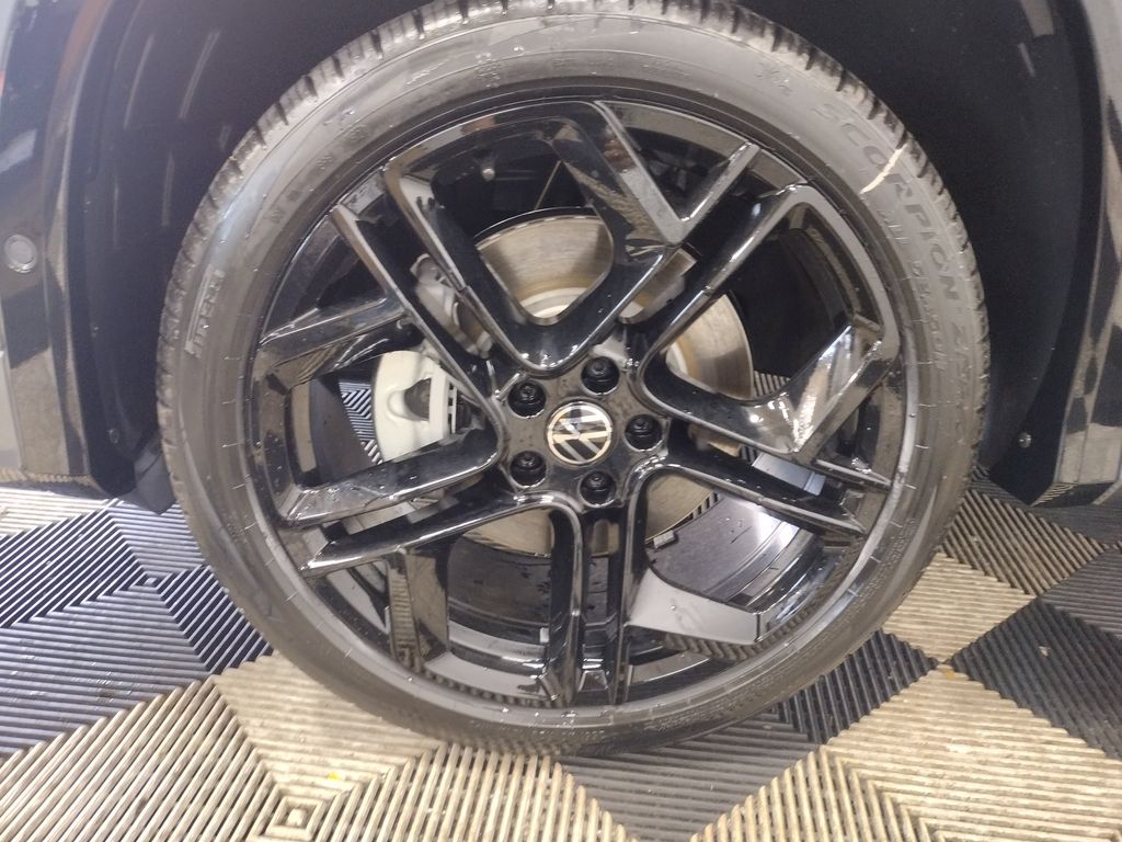 2025 Volkswagen Tiguan 2.0T SE R-Line Black