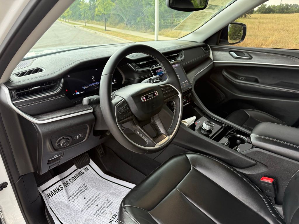 Thumbnail: 2023 Jeep Grand Cherokee L - 12