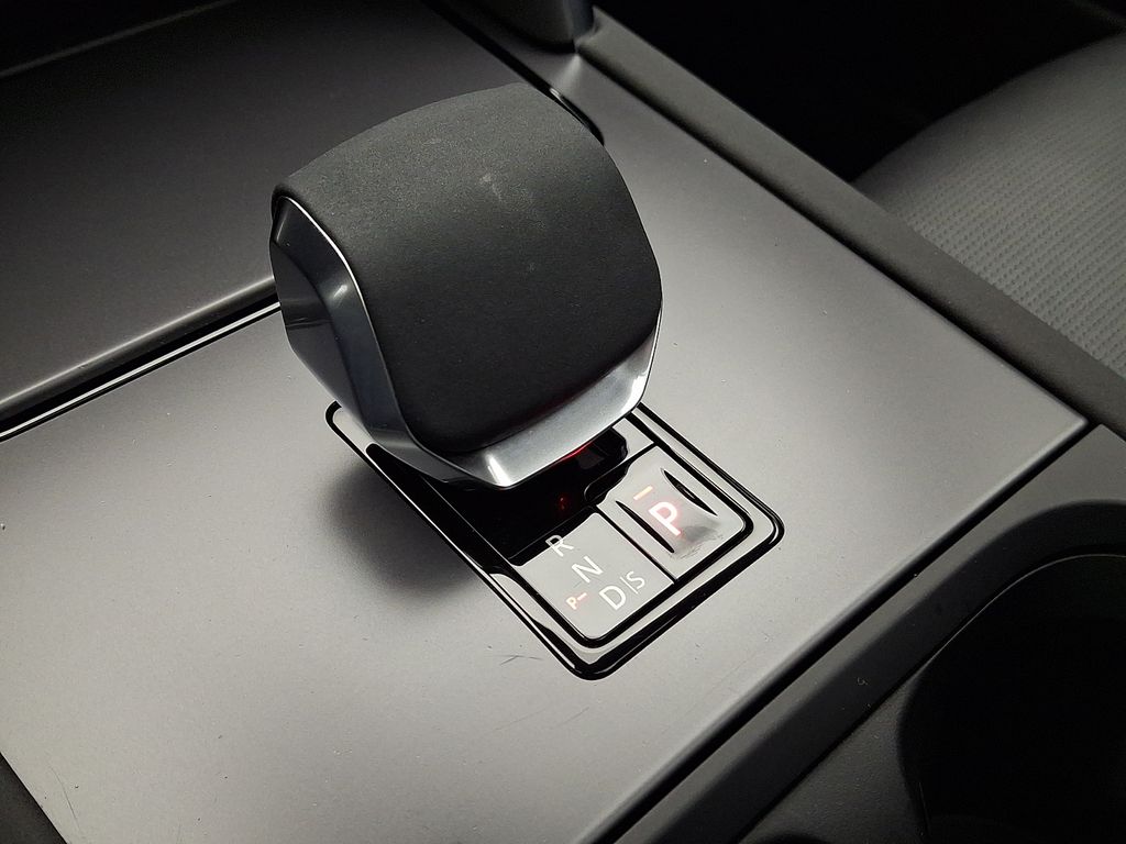 Thumbnail: 2025 Land Rover Discovery Sport - 16