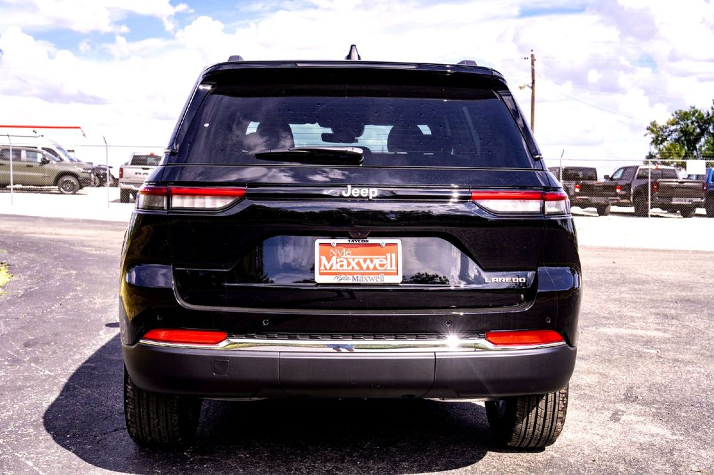 New Car 2025 Jeep Grand Cherokee  Laredo X For Sale Under $40,000 In Taylor, Texas