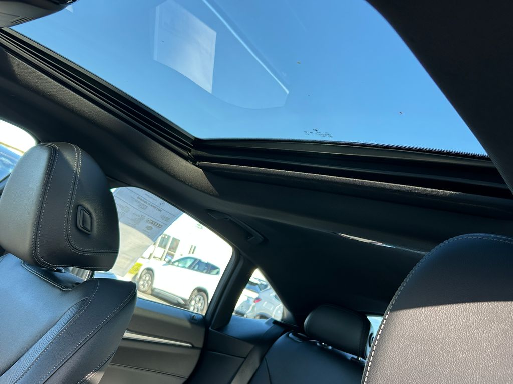 Thumbnail: 2023 BMW i4 - 16