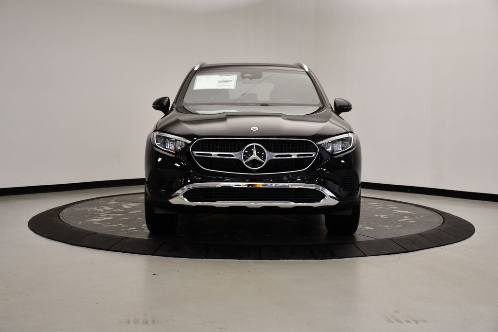 2025 Mercedes-Benz GLC 300 8
