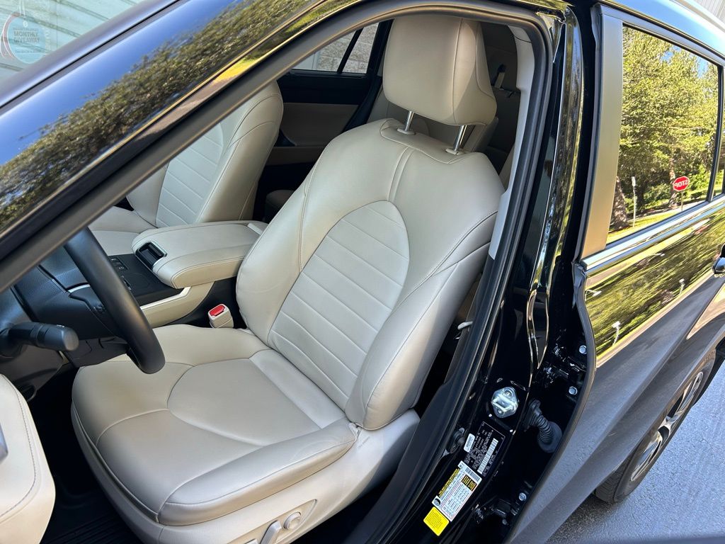 Thumbnail: 2024 Toyota Highlander - 14