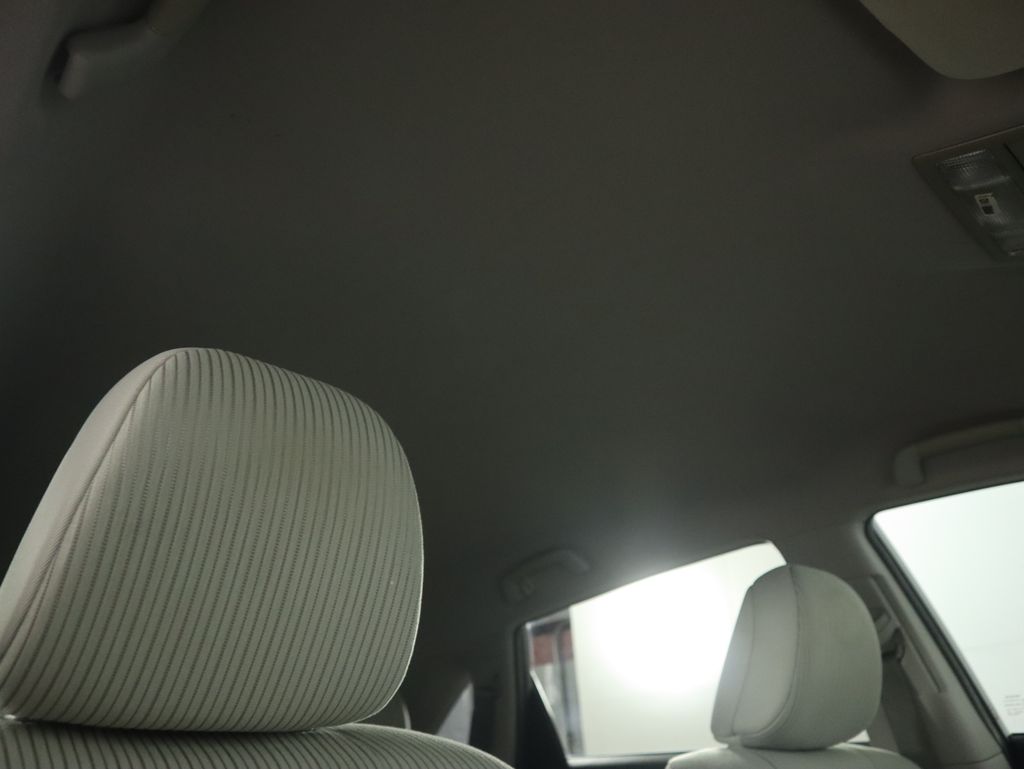 Thumbnail: 2015 Toyota Venza - 18
