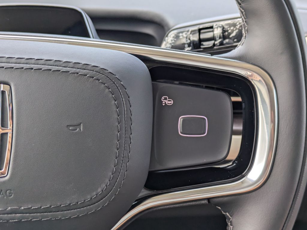 2027 Lincoln Navigator Premiere