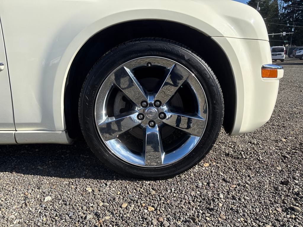 2008 Cool Vanilla Clearcoat Chrysler 300 Dub Edition RWD Sedan