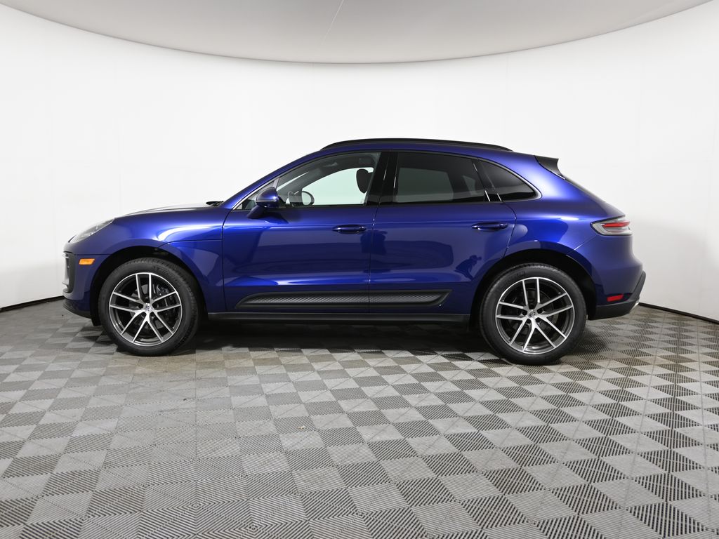 Thumbnail: 2026 Porsche Macan - 2