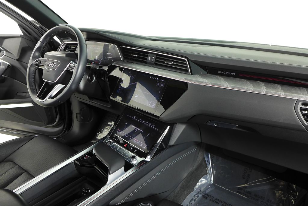 Thumbnail: 2024 Audi Q8 e-tron - 14