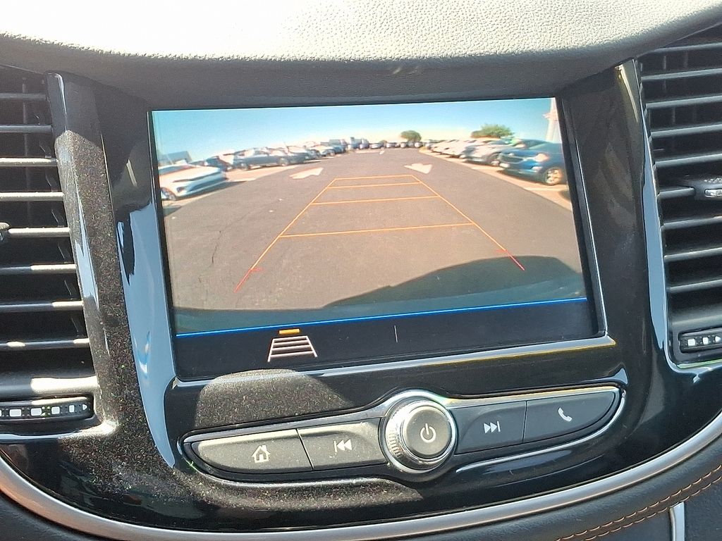 Thumbnail: 2022 Chevrolet Trax - 18