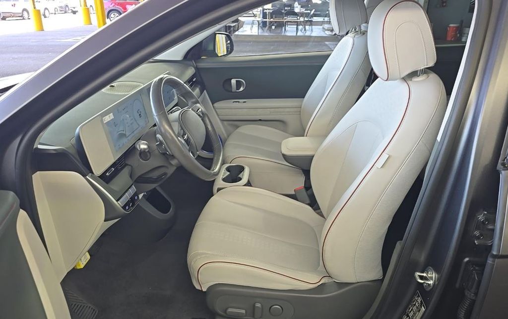 Used 2023 Gray Hyundai SEL image 5