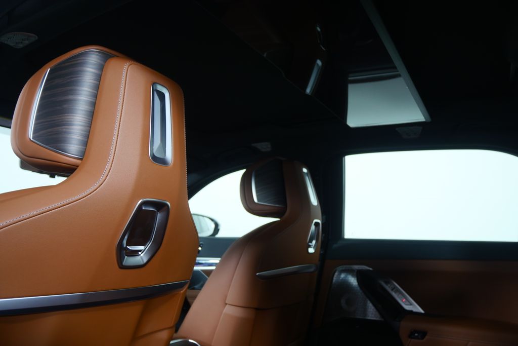 Thumbnail: 2026 BMW 7 Series - 17