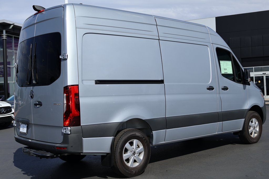 Thumbnail: 2025 Mercedes-Benz Sprinter - 2
