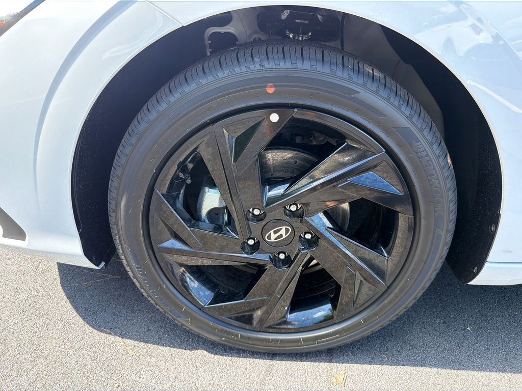 New 2026 White Hyundai SEL Sport image 12