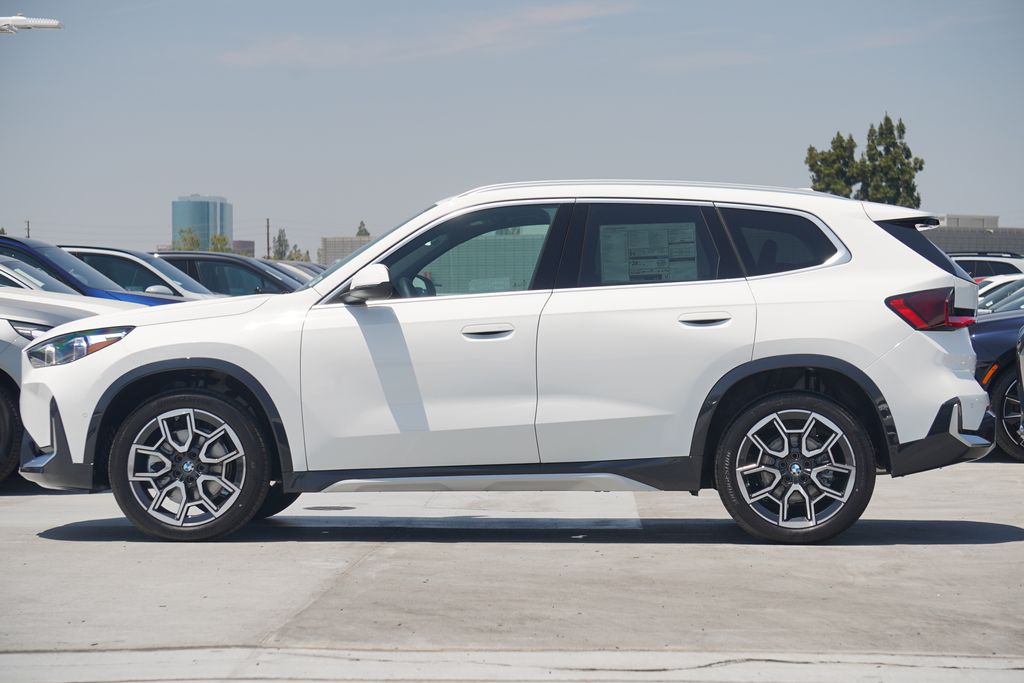2025 BMW X1 xDrive28i 4