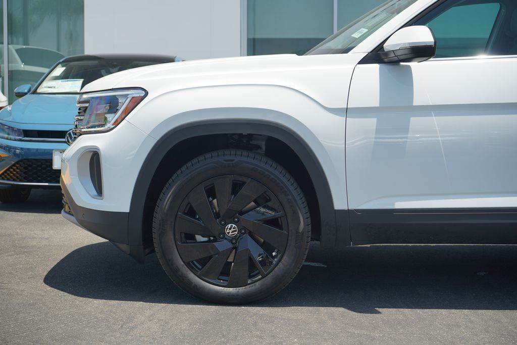 2025 Volkswagen Atlas SE 2