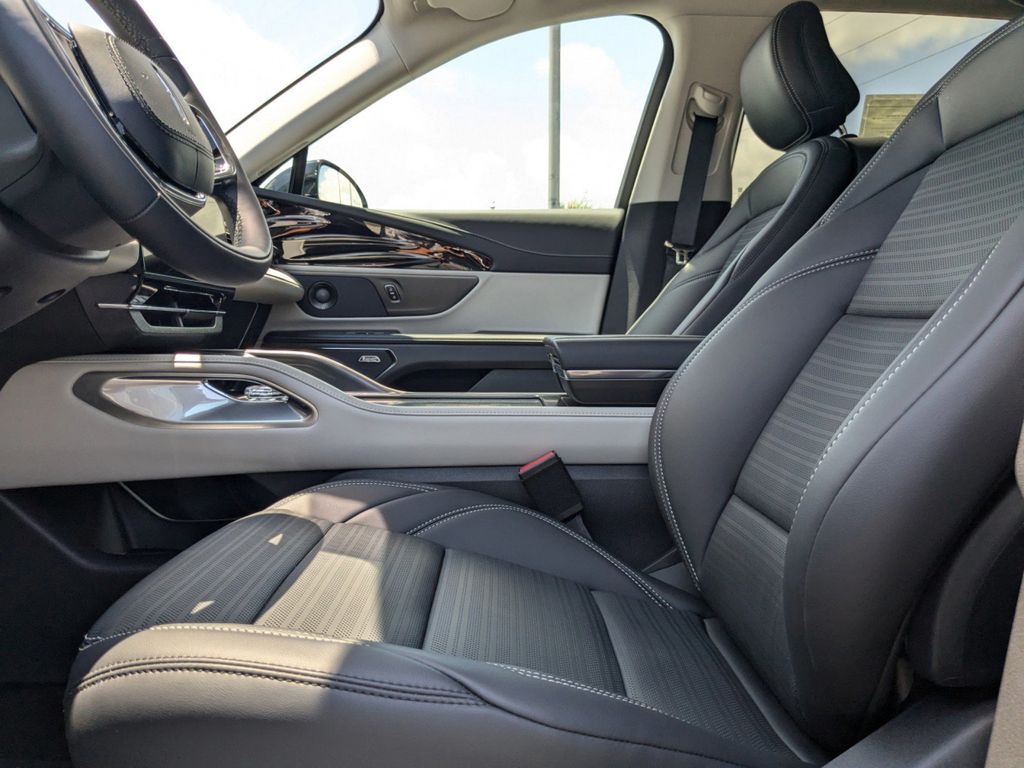 2025 Lincoln Nautilus Hybrid Reserve