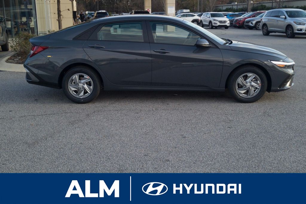 New 2026 Gray Hyundai SE image 5