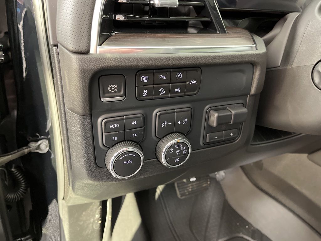 2025 Chevrolet Tahoe Premier 32