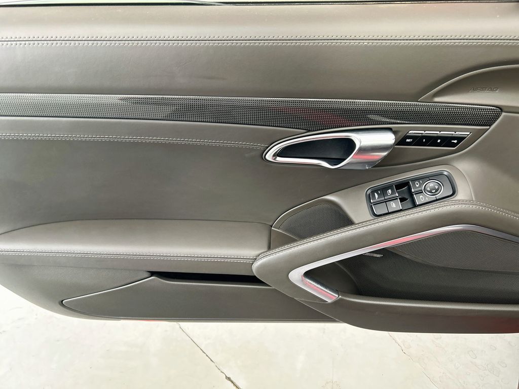 Thumbnail: 2014 Porsche 911 - 22