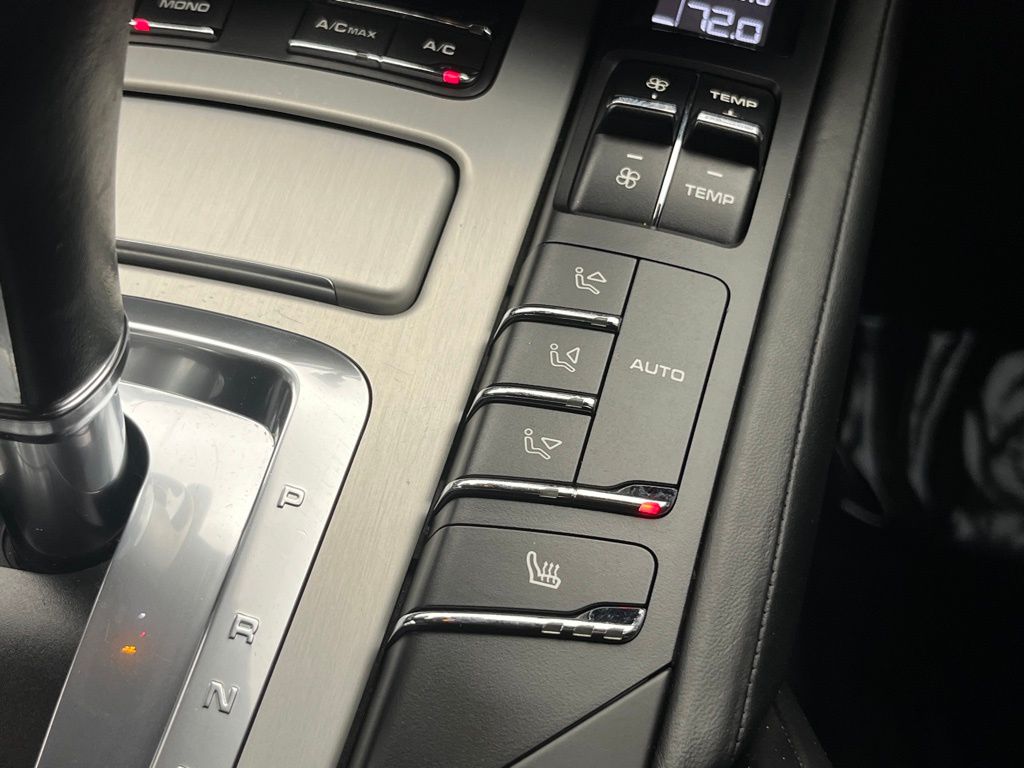 Thumbnail: 2013 Porsche Cayenne - 17