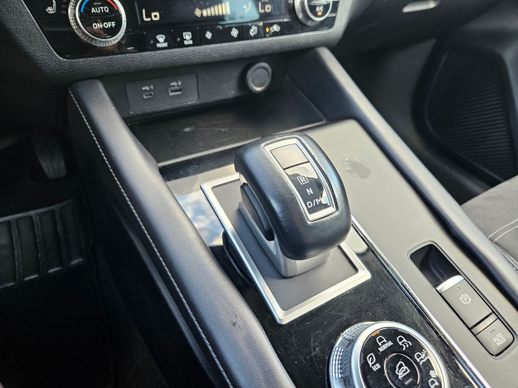 Thumbnail: 2023 Mitsubishi Outlander - 28