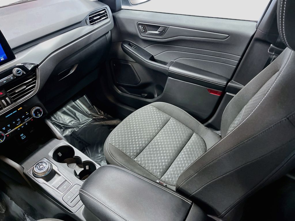 Used 2023 Vapor Blue Ford Active image 22