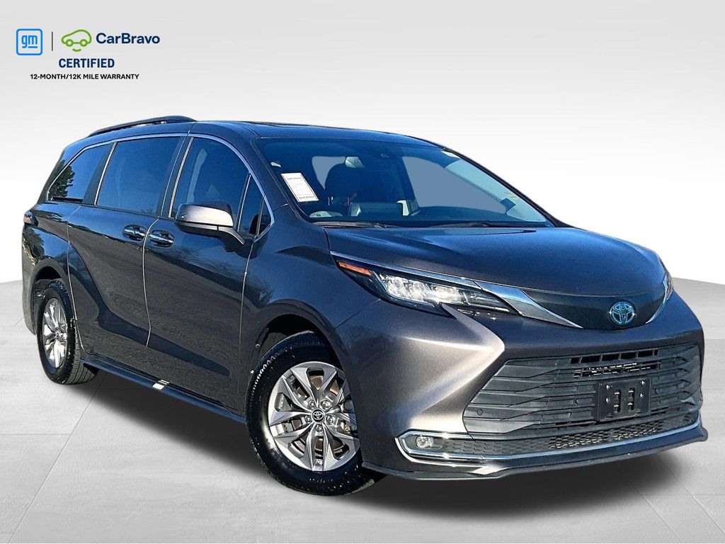 2023 Toyota Sienna XLE 7-Passenger FWD