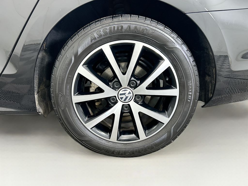 Thumbnail: 2018 Volkswagen Jetta - 29