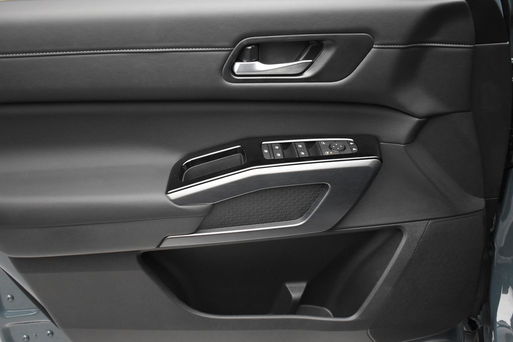 Thumbnail: 2026 Nissan Pathfinder - 10