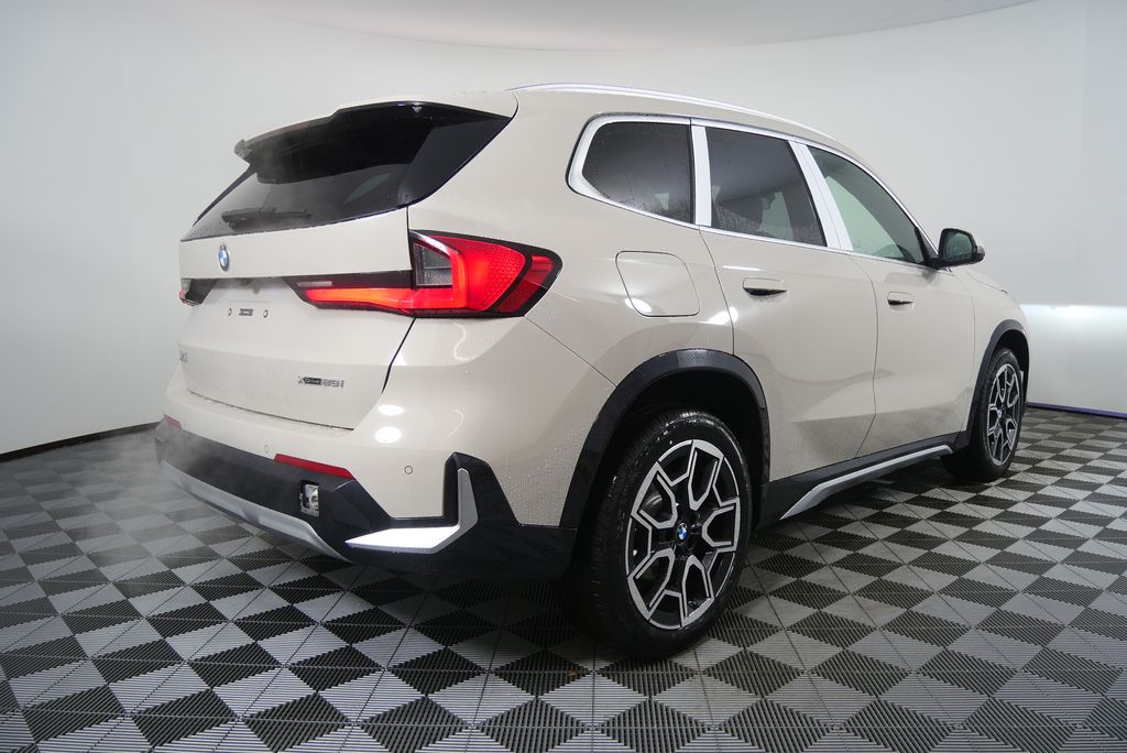 Thumbnail: 2026 BMW X1 - 3