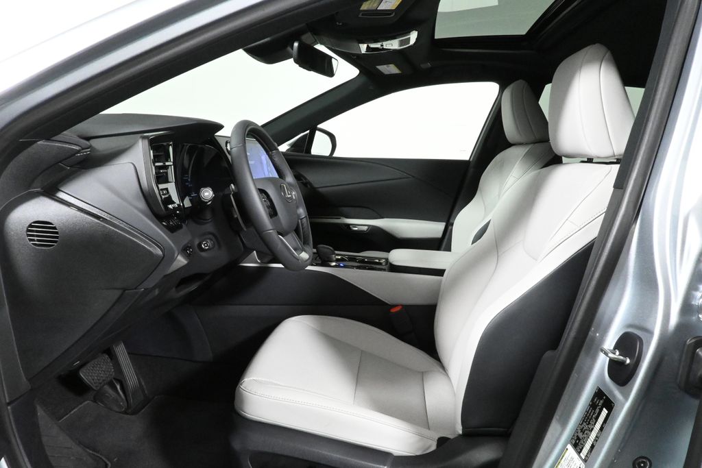 Thumbnail: 2025 Lexus RX - 3