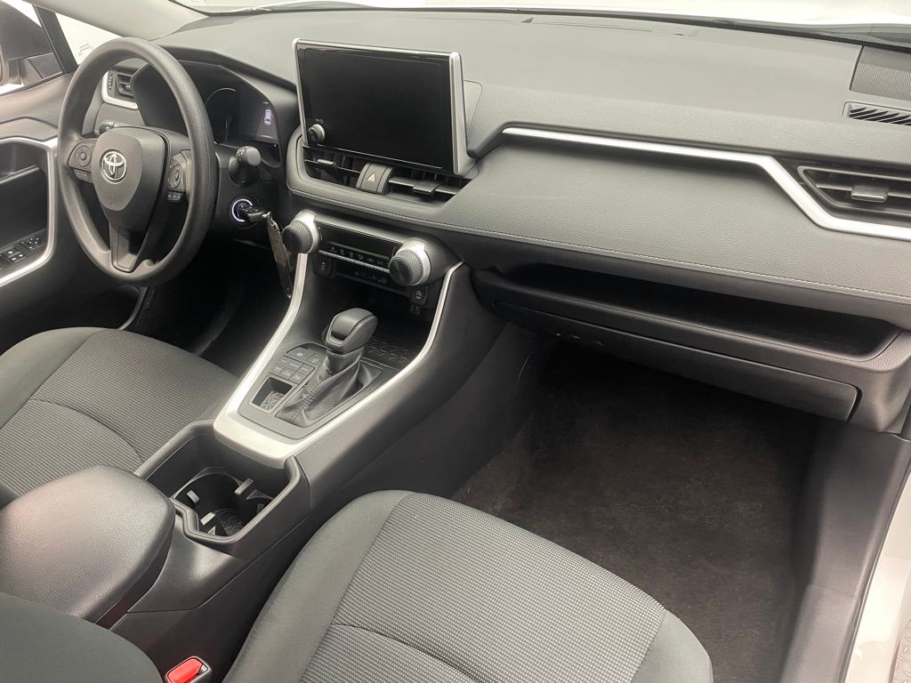 2024 Toyota RAV4 LE 15