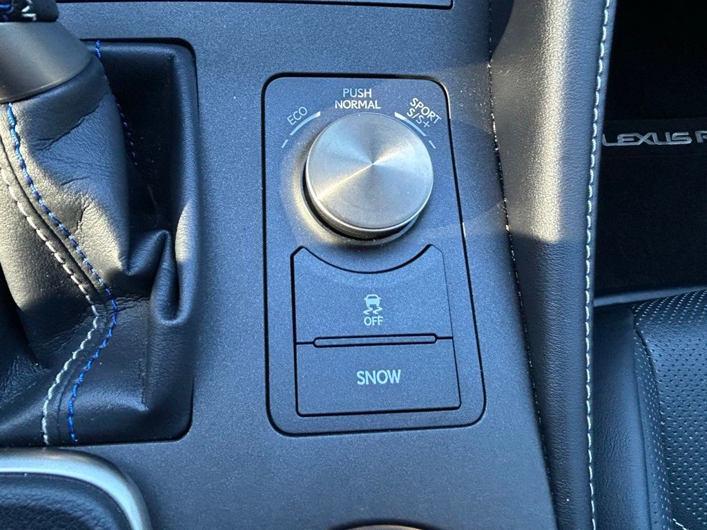 Thumbnail: 2016 Lexus RC - 30